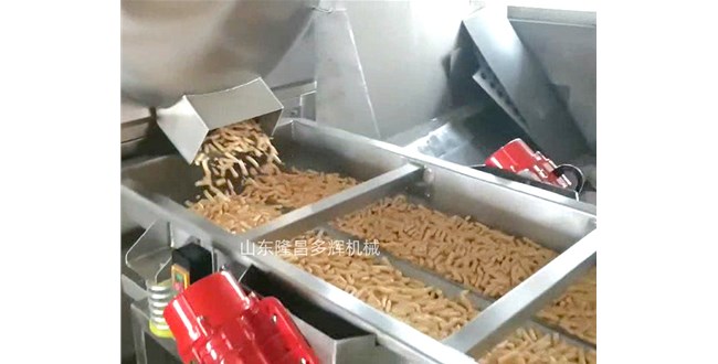 訂單持續(xù)輸出！蝦條膨化成套設(shè)備裝車發(fā)貨